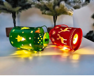 Nouvelle lanterne de Noël durable en fer forgé de style Art déco, motif flocon de neige rouge/<span class=keywords><strong>vert</strong></span>/blanc, LED, cadeau de Noël - Product Image 5