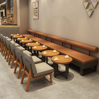 Ensemble de mobilier commercial moderne pour restaurant, café, et espace de restauration : banquette, canapé, chaises et table en bois pour hôtels et traiteurs
