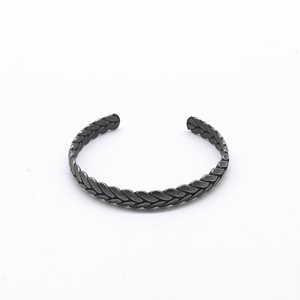 Brazalete Abierto de Acero de Titanio Yunnique, Diseño Trenzado Negro Retro, Otoño 2023, para Hombre y Mujer - Product Image 5