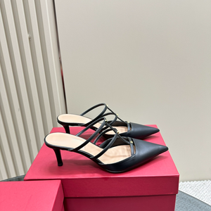 Mules de Tacón Bajo con Punta en Pico y Múltiples Tiras de Cuero Negro para Mujer - Product Image 1