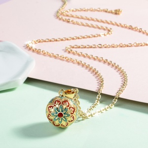 Collar de Joyería Chapado en Oro con Colgante de Bola Mexicana de Esmalte Colorido de Estética China, Campana de Ángel, para Mujer - Product Image 3