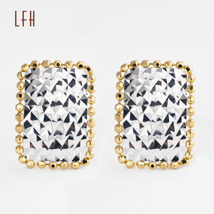 Boucles d'oreilles carrées en or massif, bijoux en or véritable 18 carats, boucles d'oreilles à clous en or pur 18 carats pour femmes - Product Image 4