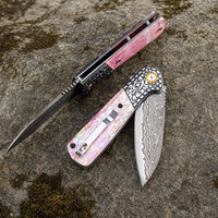Couteau pliant original en laiton Damas, couteau tactique de poche personnalisé, cœur en acier VG10, manche en coquille rose, couteau pour femme, cadeau DM049