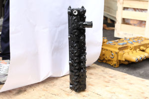 <span class=keywords><strong>Doosan</strong></span> DX50 DX60 Daewoo DH50 DH60 suku cadang mesin konstruksi, katup kontrol utama hidrolik - Product Image 2