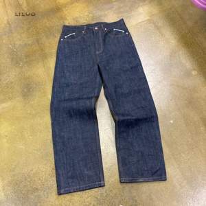 กางเกงยีนส์ทรงหลวมสไตล์เรโทร ผ้าฝ้ายญี่ปุ่นคุณภาพสูง ขอบด้ายดิบ กางเกงยีนส์สั่งตัดทรงหลวมสำหรับผู้ชาย กางเกงขายาวผู้ชาย ผ้าหนา 15 ออนซ์ - Product Image 4