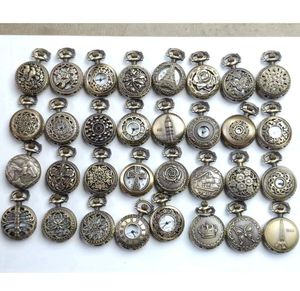 32 Modelli Assortiti, Orologio Classico Romano di Piccole Dimensioni con Movimento al Quarzo, Cassa Quadrata in Acciaio Inox da 46MM, Cinturino in Gomma, Stile Vintage Antico con Cuore Traforato - Product Image 6