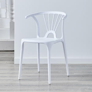 Chaise de salle à manger en plastique PP empilable d'extérieur nordique |   Sièges de jardin colorés pour restaurant, <span class=keywords><strong>caf</strong></span>é et appartement |   Vente en gros d'usine - Product Image 2