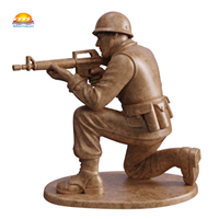 Haute qualité Bronze résine WWII soldat américain Figurine en gros Statue militaire personnalisée pour la décoration intérieure et les cadeaux