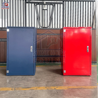 Boîte à équipement équestre sur mesure en tôle, fabriquée sur mesure, avec rangement pour selle et roulettes