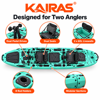 Kayak de pêche modulaire tandem personnalisé de 4,5 m en HDPE pour 2 personnes, avec propulsion à double aileron et bacs à poissons vivants de 60 L