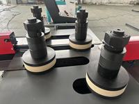 Machine de pliage à rouleaux CNC à quatre axes de haute précision 30T pour profilés en aluminium, acier inoxydable, plastique, mur-rideau, automobile