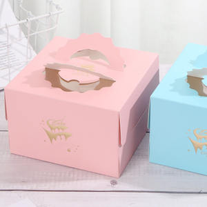 กล่องใส่<span class=keywords><strong>เค้ก</strong></span><span class=keywords><strong>ชีส</strong></span>พิมพ์ลายขนาดกำหนดเองสำหรับบรรจุภัณฑ์<span class=keywords><strong>เค้ก</strong></span>วันเกิดพร้อมด้ามจับบรรจุภัณฑ์กระดาษคราฟท์ขนมมูส - Product Image 1