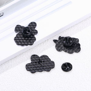 Feliz Pascua esmalte Pin dibujos animados Orejas de conejo broches de Metal solapa mochila insignia joyería divertida regalos para amigos - Product Image 4