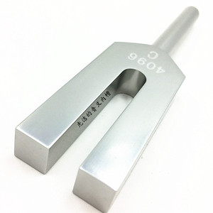 Diapasón de alta frecuencia de cristal 4096, hecho de aleación de aluminio, viene con funda de tela y martillos de afinación de madera. - Product Image 2