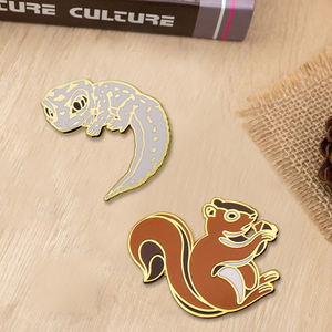 <span class=keywords><strong>Guess</strong></span> You Like Diseño personalizado Pin de esmalte de metal <span class=keywords><strong>Animal</strong></span> de dibujos animados Ardilla Pin de esmalte duro Broche de ropa Pin de solapa - Product Image 1