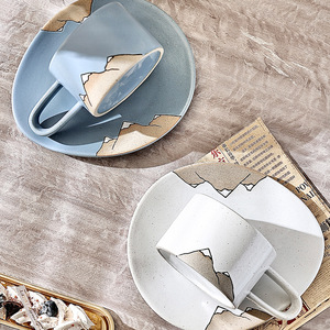 Set di Tazze da Caffè in Ceramica Minimalista Ispirato al Kintsugi con Smalto Maculato e Piattino Abbinato per Casa Moderna e Uso in Caffetteria - Product Image 3