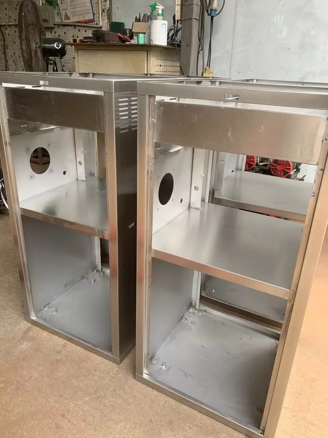 Gabinete vertical de acero inoxidable para máquina trefiladora para fabricación de chapa metálica