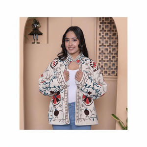 Chaqueta de Terciopelo Bordada a Mano, Estilo Bohemio, Diseño Floral Suzani - Product Image 1