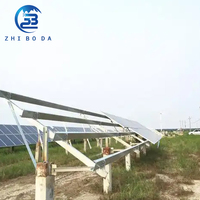 Sistema di Montaggio a Colonna Singola per Energia Solare con Design Personalizzato, Struttura Fotovoltaica con Staffa Rivestita in HDG per Terreni Agricoli Aperti