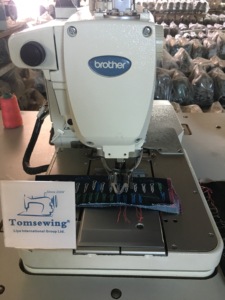 Maquinaria Industrial Usada de Japón: Máquina de Coser Ojales 9820 de Segunda Mano para Prendas de Vestir y Textiles - Product Image 3