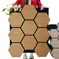 Panneaux muraux hexagonaux autocollants déflecteurs sonores professionnels panneaux de bois de charbon de bois imperméables 3D personnalisés plaques de bois pour mur