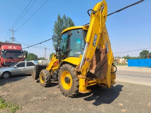 Chargeuse-pelleteuse jaune, poids opérationnel de 7000 kg, capacité de la benne de 1,1 m³, pour l'agriculture, l'aménagement paysager et les petites constructions - Product Image 4
