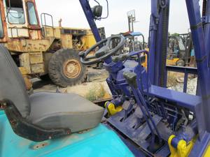 Carretilla elevadora diésel Komatsu de 2,5 toneladas con motor de camión de Komatsu usado 2.5ton Fd25 Komatsu 3t carretilla elevadora diésel de 5 toneladas Fd100 - Product Image 6