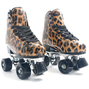 <span class=keywords><strong>Pattini</strong></span> <span class=keywords><strong>a</strong></span> <span class=keywords><strong>rotelle</strong></span> in pelle artificiale <span class=keywords><strong>pattini</strong></span> <span class=keywords><strong>a</strong></span> doppia linea donna uomo adulto bambini due linee <span class=keywords><strong>pattini</strong></span> <span class=keywords><strong>a</strong></span> <span class=keywords><strong>rotelle</strong></span> patine con 4 ruote Pat - Product Image 5