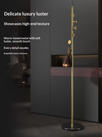 Porte-manteau sur pied KOTE Nordic Light Luxury en laiton et marbre, style moderne Instagram, pour chambre à coucher