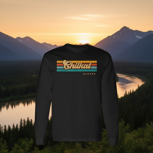 Camiseta de manga larga Chilkat Alaska con diseño de rayas vintage al atardecer - Product Image 3