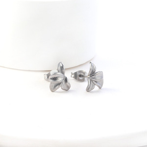 Geometric <b>Stud</b> <b>Earrings</b> 18k Gold Plated Zinc Alloy Irregular Wave Design Fashion Jewelry - Product Image 3