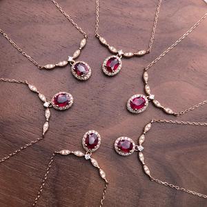 Collar con Colgante de Rubí Sangre de Pichón en Plata de Ley S925 para Mujer, Lujoso con Toque de Oro Platino - Product Image 2