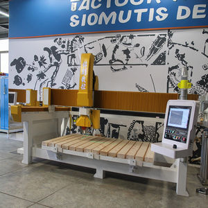 Mingke 4+1 Achsen CNC Granit-Marmor-Steinschneidemaschine mit PLC & Motor 300mm Dicke 380V für Küchenarbeitsplatten - Product Image 1