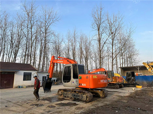 Excavatrice sur chenilles Hitachi Ex100-5 d'occasion fabriquée au Japon avec moteur Isuzu Modèle 2016 Poids opérationnel de 10000 kg - Product Image 4