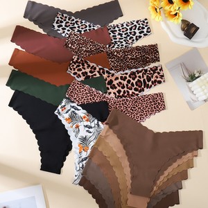 Set Personalizzato di 10 Slip Triangolari Senza Cuciture <span class=keywords><strong>per</strong></span> Donna, con Bordo Smerlato, Lusso Leggero, Intimo Base Premium, Colori Assortiti - Product Image 3