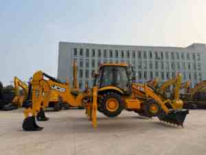 รถตักล้อยาง JCB สีเหลือง ขับเคลื่อน 4 ล้อ พร้อมบุ้งกี๋หน้าและหัวขุดหลัง รุ่น JCB 3CX 4CX 3DX 4DX 1CX 1CXT - Product Image 4