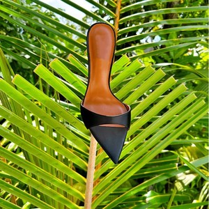 Sandalias de tacón de aguja Xinzirain personalizadas con punta de metal y satén para mujer, ideales para banquetes y pasarelas. - Product Image 1