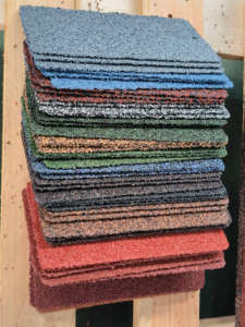 بلاط سقف من الفولاذ المطلي برقاقات ملونة بسعر المصنع بسعر رخيص ، بلاط تسقيف باليورو مطلي بالأحجار في أمريكا الوسطى - Product Image 5