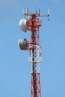 Tour de télécommunication tubulaire en acier à 3 pôles de 20m30m40m50m, galvanisé à chaud, mât tri-pôle pour réseau sans fil