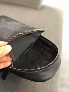 Bolsa Transversal Masculina de Couro Vegetal Vintage Pequena de Ombro em Couro Bovino de Grão Superior Atacado de Fábrica - Product Image 4