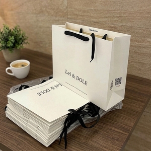 Laminación de Lujo: Laminación de Bolsas de Papel para un Aspecto Premium y Mayor Durabilidad, Perfecta para Prendas Femeninas de Alta Gama - Product Image 3