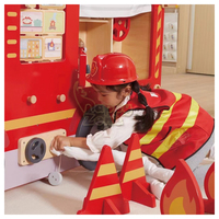 Ensemble de jeu de rôle pompier personnalisé en gros pour parc d'attractions intérieur, avec camion de pompiers en fibre de verre et en bois pour la maternelle