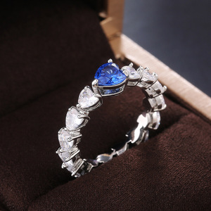 Anello con Design a Cuore, Anello Classico da Dito per Donne - Product Image 3