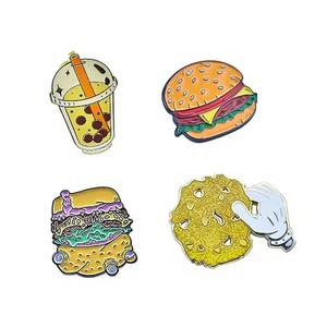 Pin de solapa metálico esmaltado con temática de repostería (galletas, dominós, pizza), bajo MOQ - Product Image 2