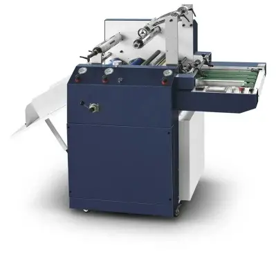 Semi-Automatische Opp Plastic Film Lamineren Machine Met Cutter, Hoge Druk Gedrukt Papier Board Hot Laminator