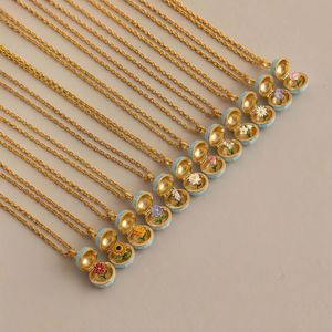 Collar de Fiesta para Mujer, Diseño Exquisito con Flores Abribles, Accesorios de 12 Meses, Chapado en Oro de 18K sobre Cobre, Pequeño y Moderno - Product Image 1