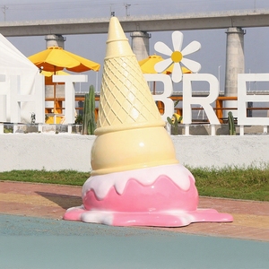 Sculpture moderne abstraite en forme de cône, résistante aux intempéries, en FRP et acier inoxydable, pour bureaux de vente immobilière, aéroports et parcs - Product Image 1