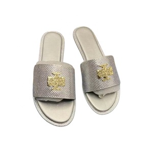 YESTEEM <span class=keywords><strong>Sandalias</strong></span> <span class=keywords><strong>Planas</strong></span> <span class=keywords><strong>Brillantes</strong></span> de Nuevo Estilo con Pedrería, Pantuflas Modernas y Cómodas de Alta Calidad para <span class=keywords><strong>Mujer</strong></span> - Product Image 3