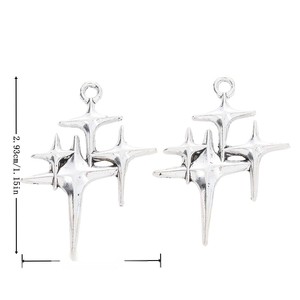 Ciondolo a quattro grappoli a forma di stella in lega di zinco color argento antico, accessorio celeste per decorazione da parete con fasi lunari - Product Image 1