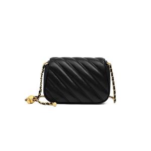 Bolso de hombro de cuero vacuno acolchado a la moda con cadena y cierre de bloqueo para mujer, uso diario, 18x12x6cm - Product Image 4